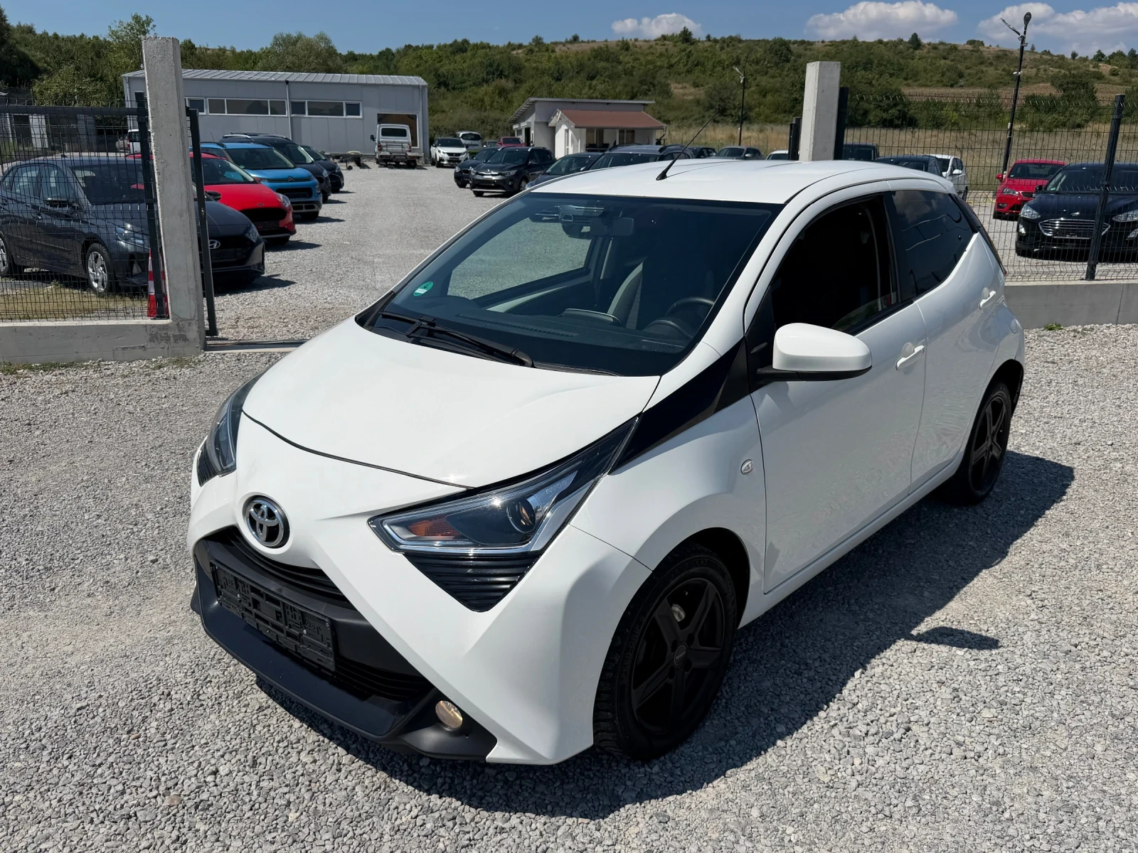 Toyota Aygo X 1.0i LED CAMERA EURO 6 TUV, снимка 2 - Автомобили и джипове - 55626381