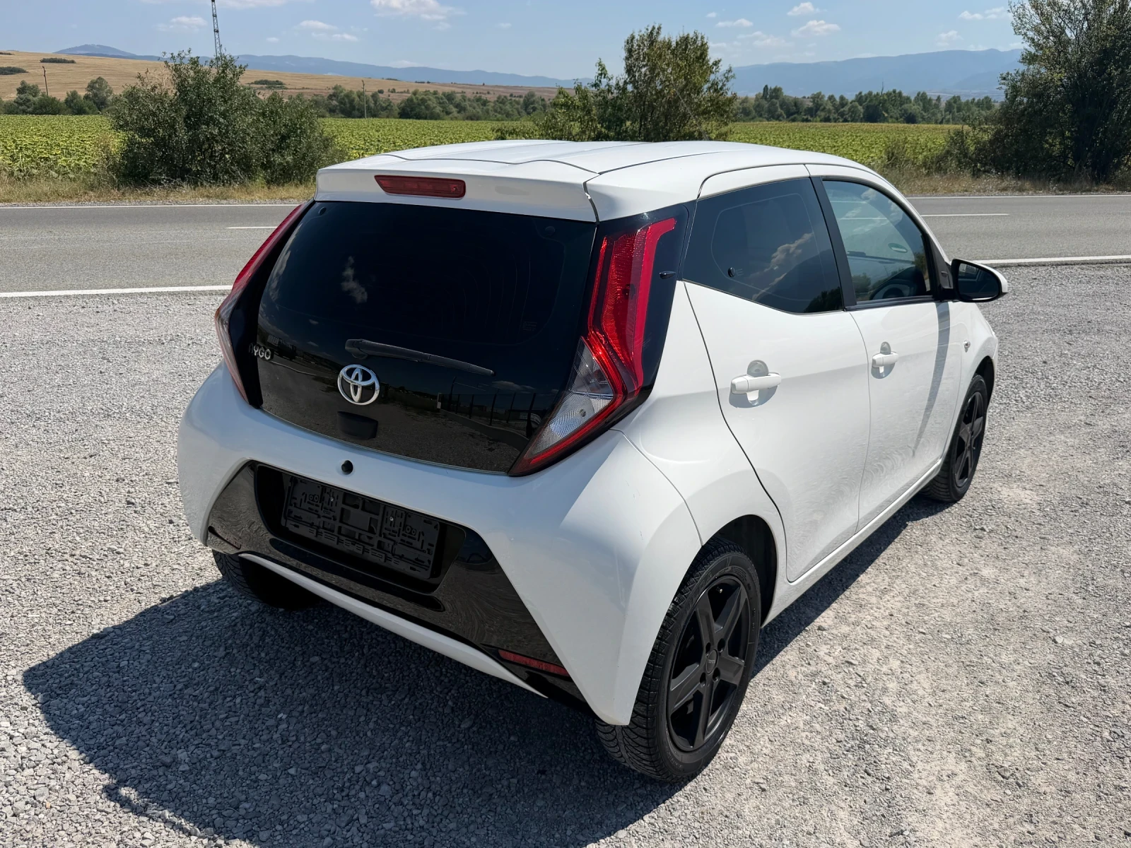 Toyota Aygo X 1.0i LED CAMERA EURO 6 TUV, снимка 6 - Автомобили и джипове - 55626381