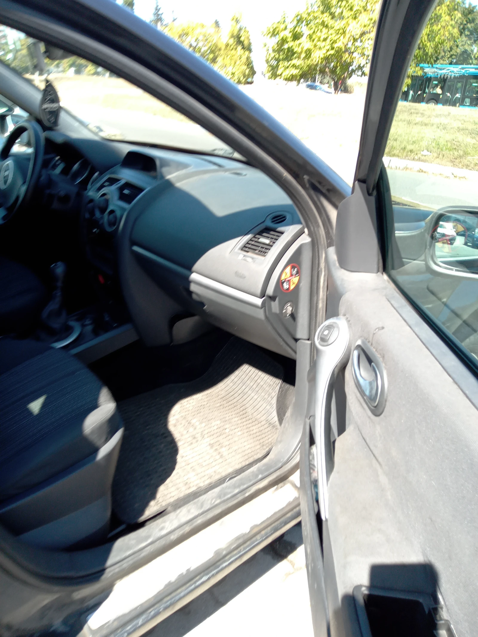 Renault Megane, снимка 9 - Автомобили и джипове - 56267043