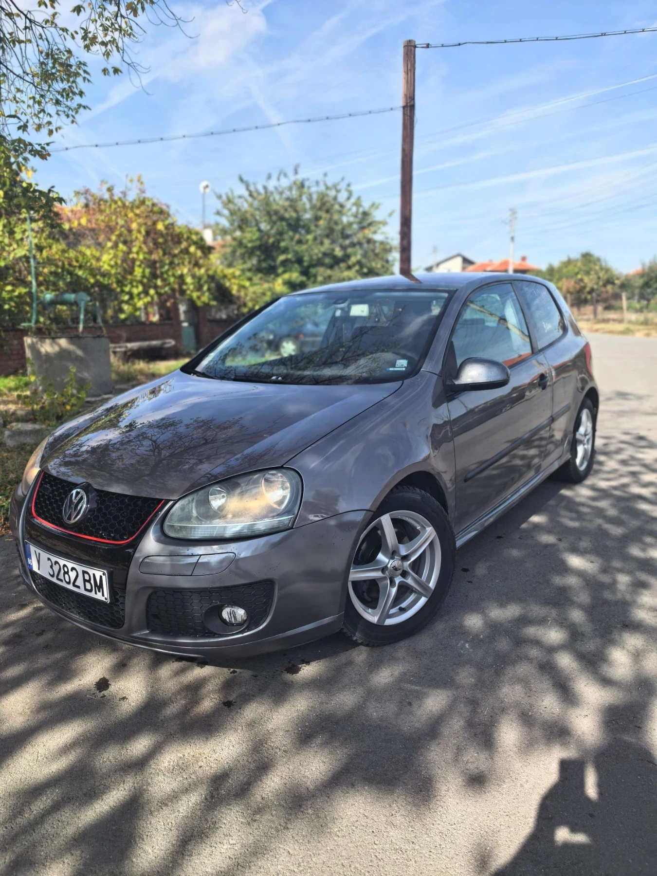 VW Golf 1.9 TDI, снимка 2 - Автомобили и джипове - 56647476