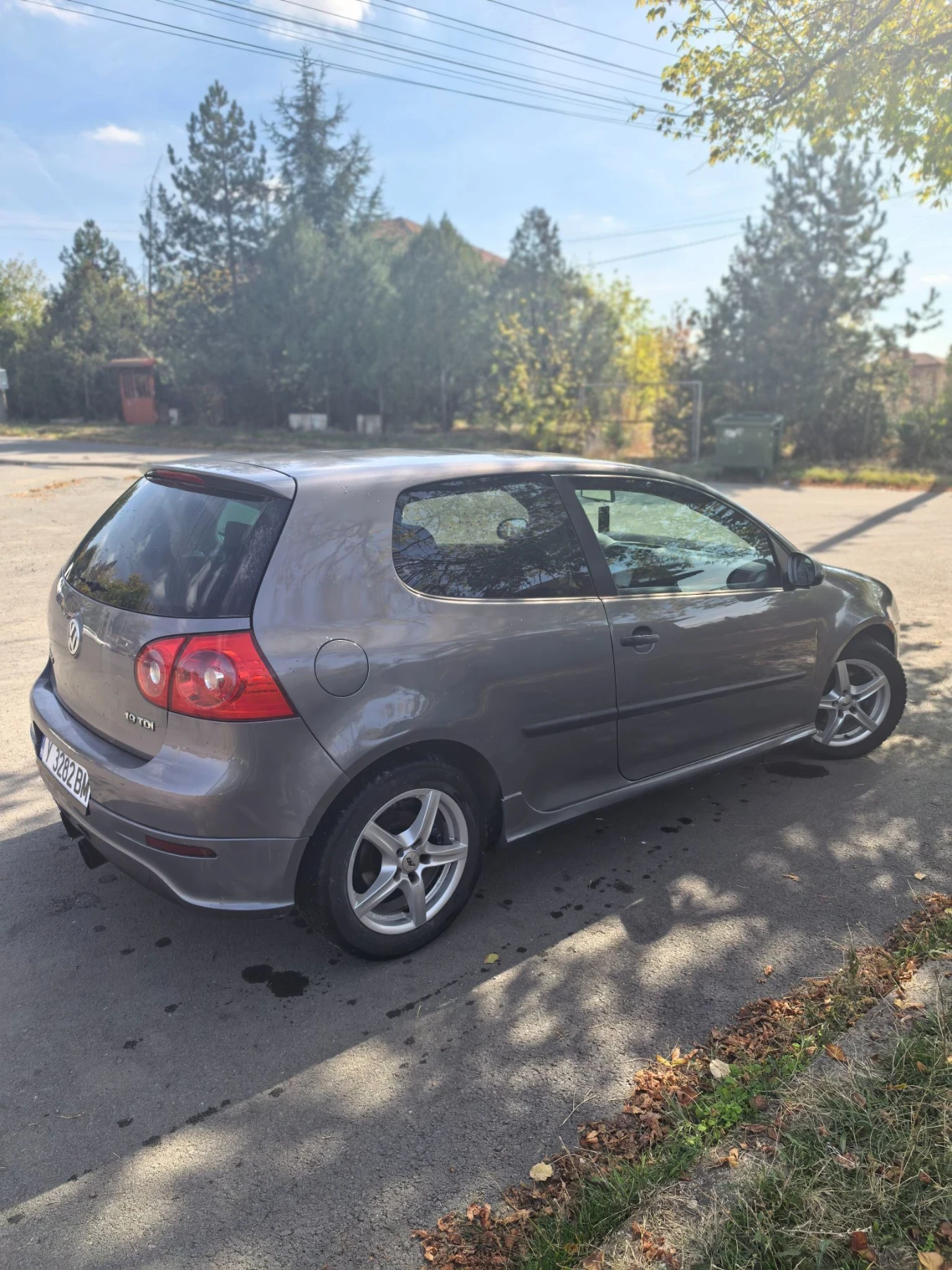 VW Golf 1.9 TDI, снимка 4 - Автомобили и джипове - 56647476
