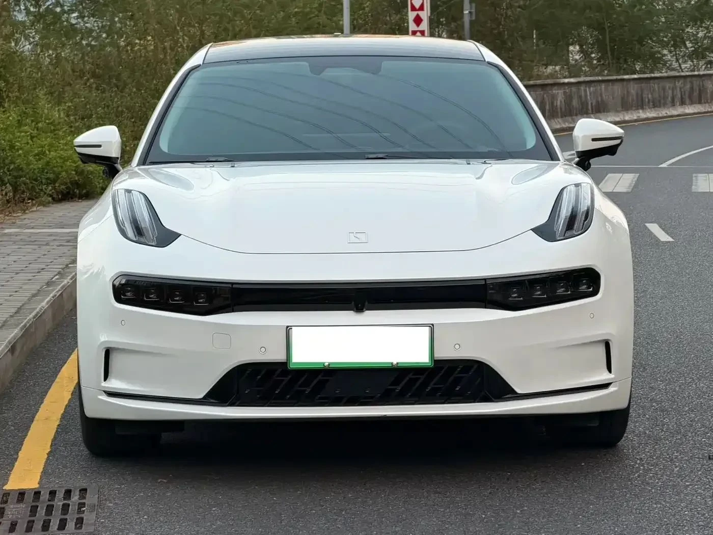 Zeekr 001, снимка 7 - Автомобили и джипове - 56727274
