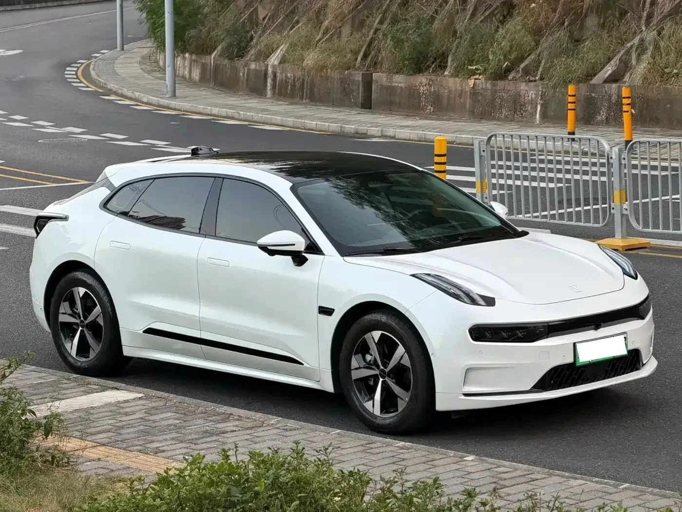 Zeekr 001, снимка 6 - Автомобили и джипове - 56727274