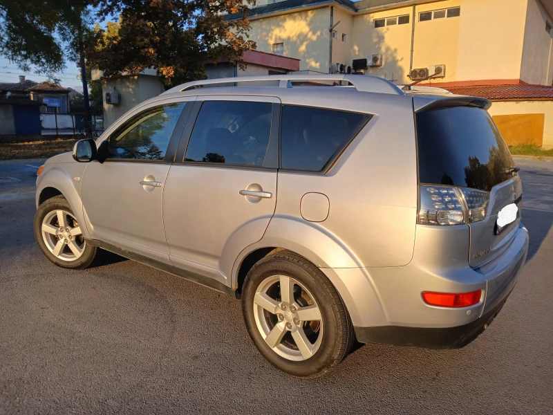 Mitsubishi Outlander XXL 4X4 GAZ, снимка 3 - Автомобили и джипове - 48442829