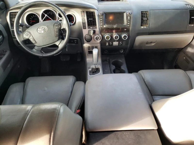 Toyota Sequoia, снимка 8 - Автомобили и джипове - 49359670