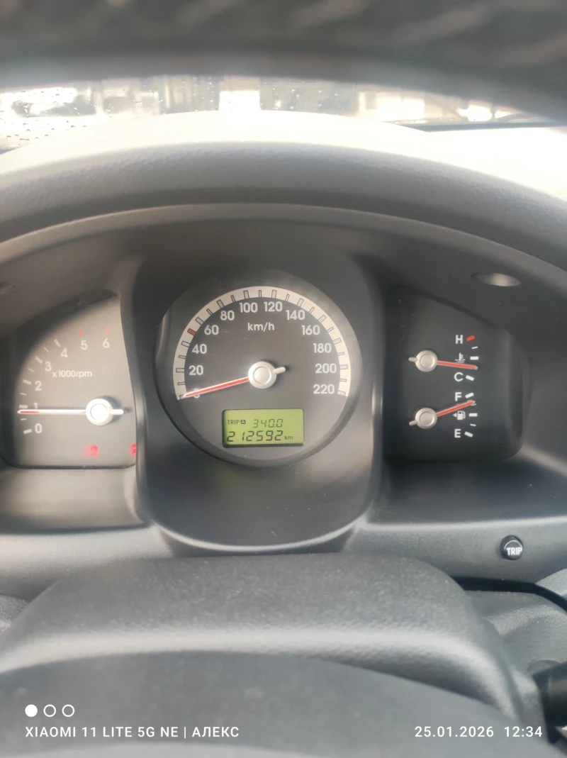 Kia Sportage 2.0 , снимка 15 - Автомобили и джипове - 52977084