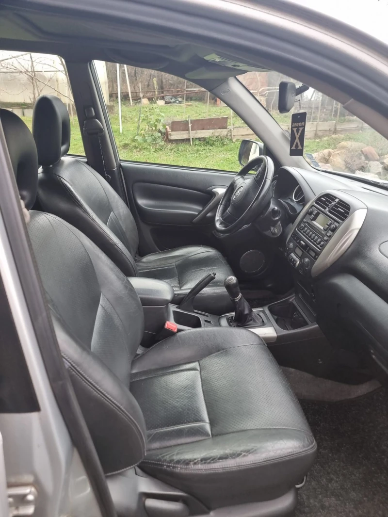 Toyota Rav4 2.0, снимка 13 - Автомобили и джипове - 52683519