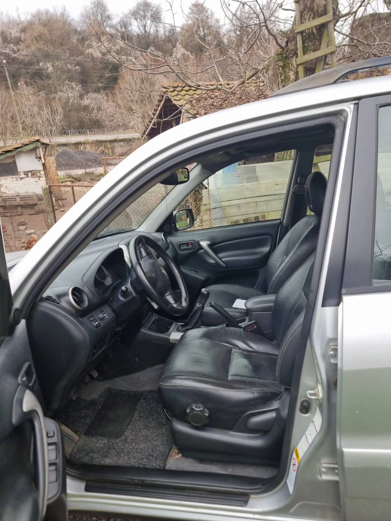 Toyota Rav4 2.0, снимка 9 - Автомобили и джипове - 52683519