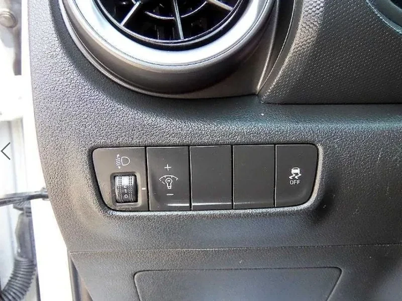 Hyundai Kona Gasoline 2.0 2Wd Smart, снимка 10 - Автомобили и джипове - 54998382