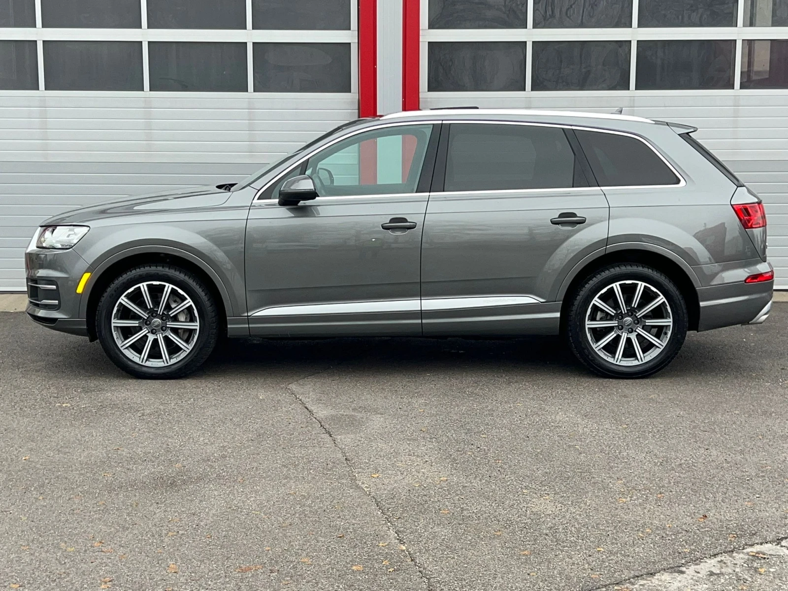 Audi Q7 3.0TFSI PANORAMA KEY LESS NAVI 360KAMERA 7-МЕСТНА - изображение 6