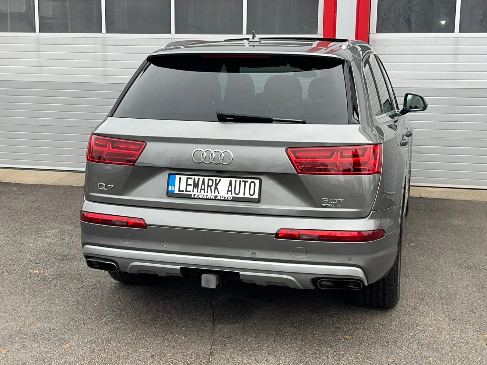 Audi Q7 3.0TFSI PANORAMA KEY LESS NAVI 360KAMERA 7-МЕСТНА - изображение 8