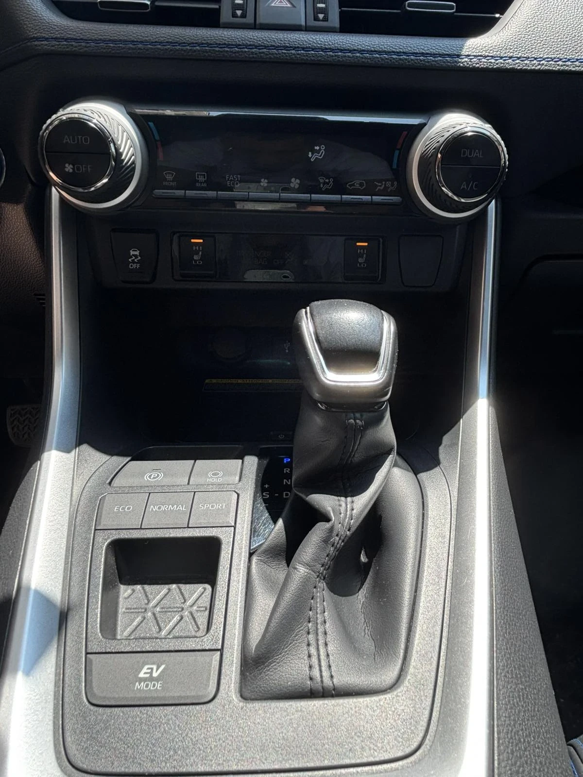 Toyota Rav4 Гаранционен, keyless, кожа - изображение 10