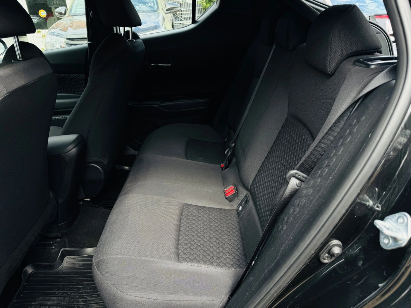 Toyota C-HR 1.8HEV/122HP/CAM/NAVI/LED/KLESS/585v - изображение 10