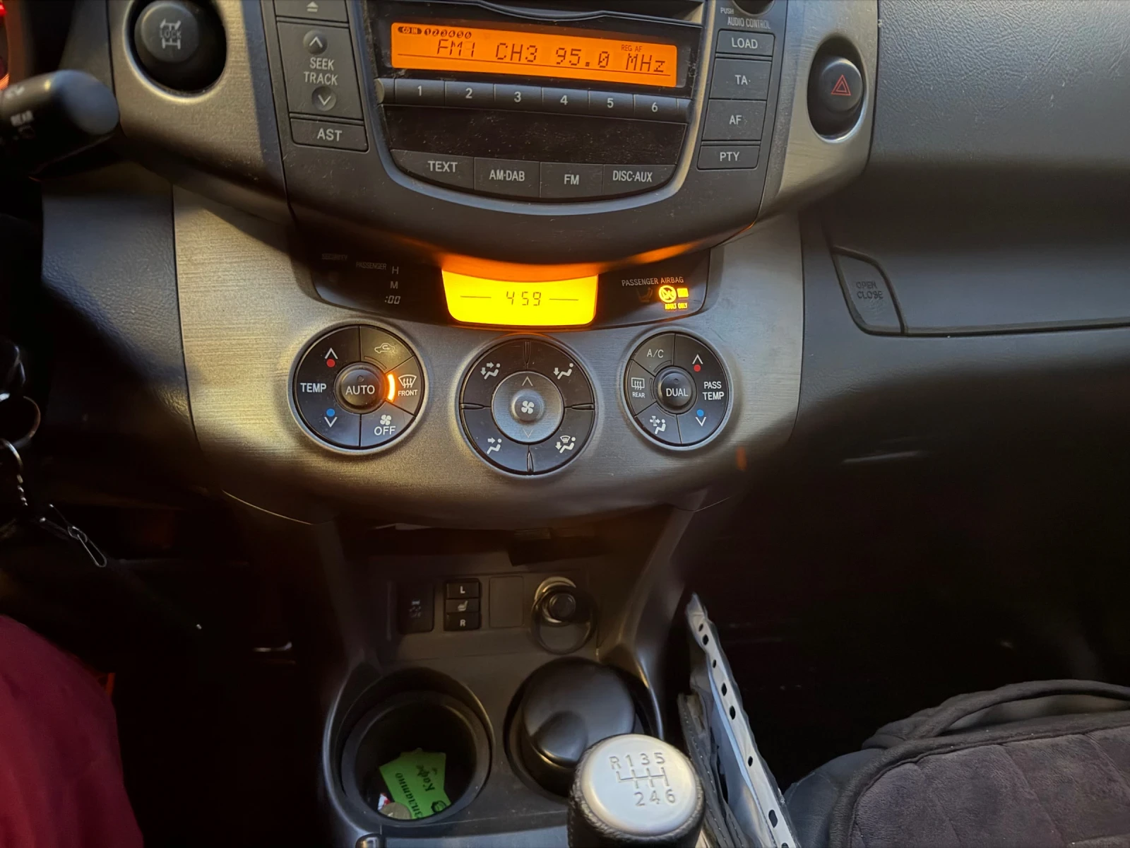 Toyota Rav4 2.0 Газ 4х4 Crossover 158к.с. 6скорости - изображение 8