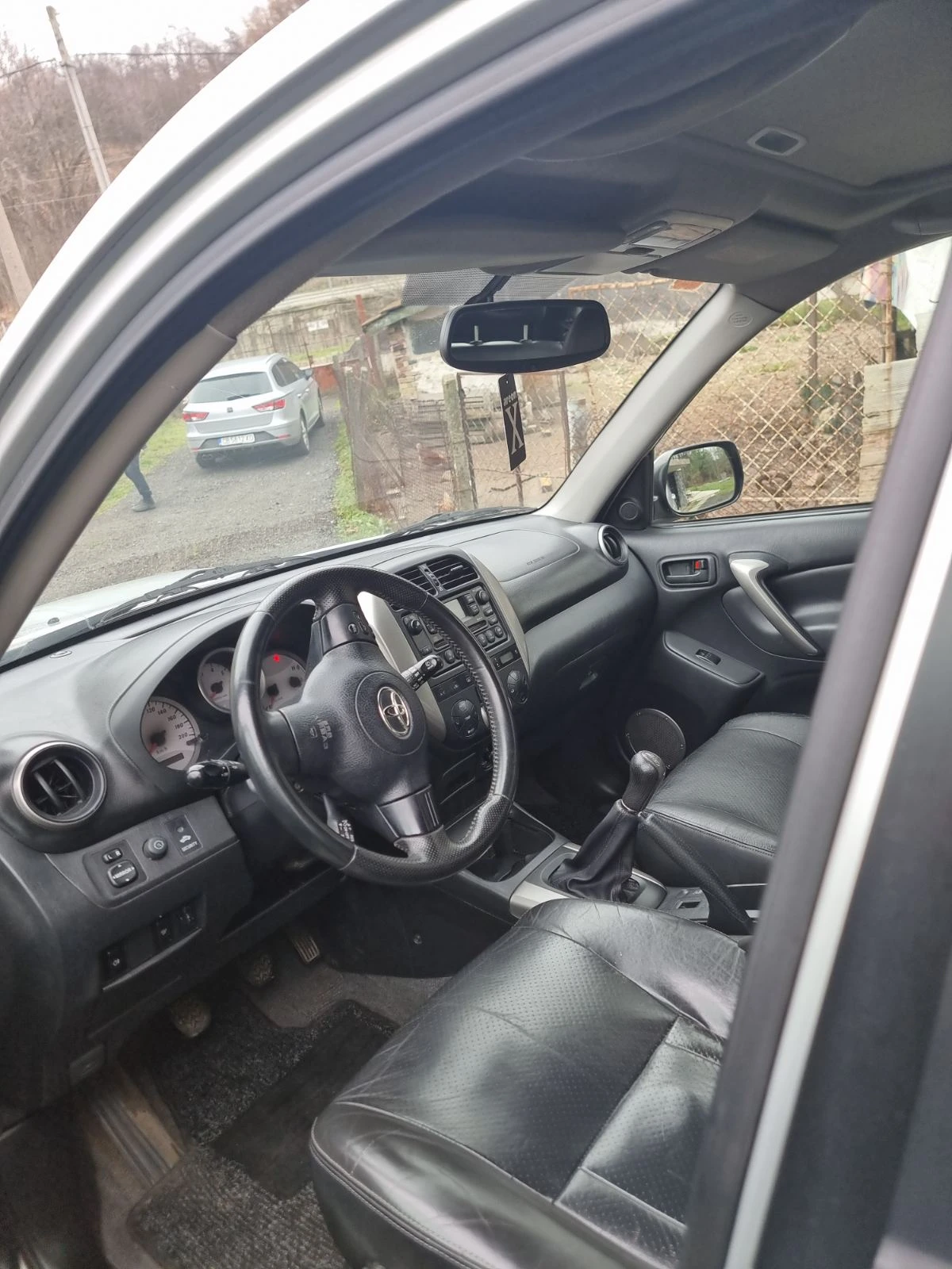 Toyota Rav4 2.0 - изображение 10