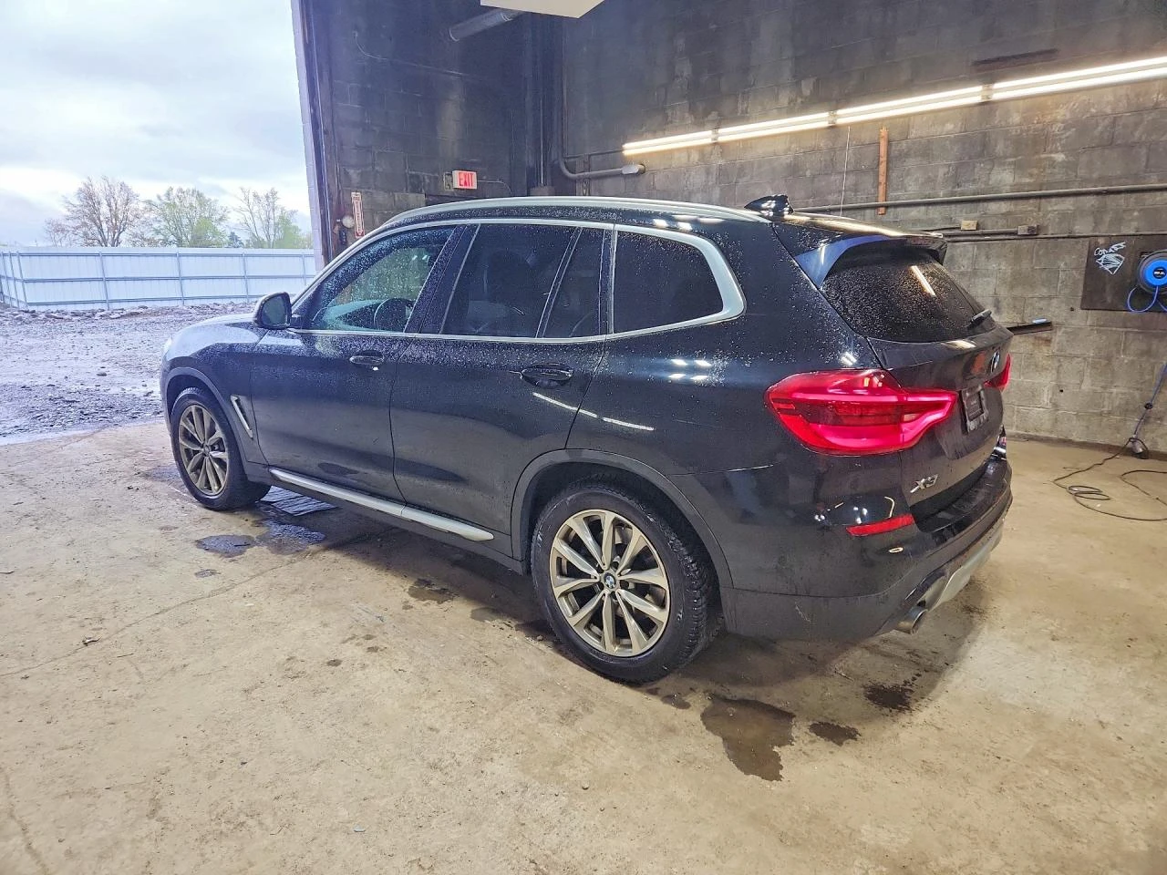 BMW X3 2.0l xDrive30I, снимка 2 - Автомобили и джипове - 54610443