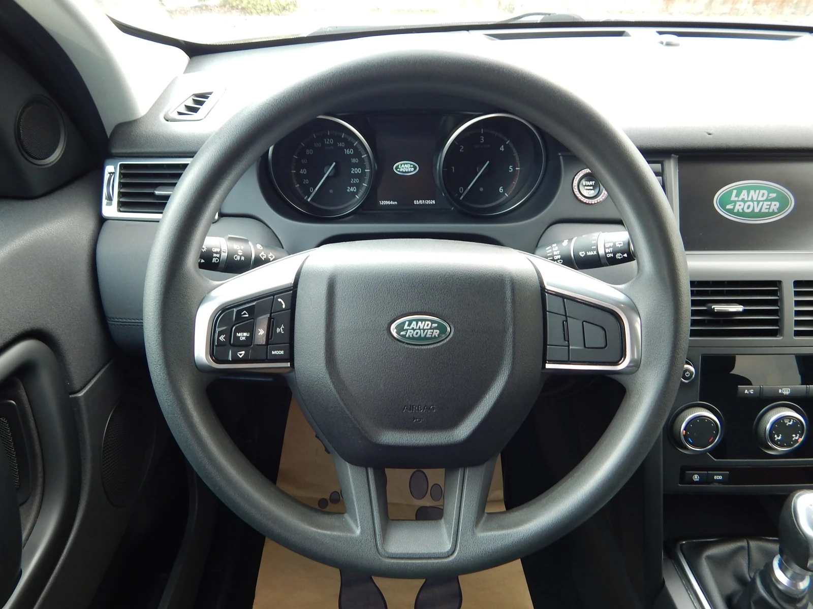 Land Rover Discovery Sport 2.0TDI, снимка 13 - Автомобили и джипове - 55183929