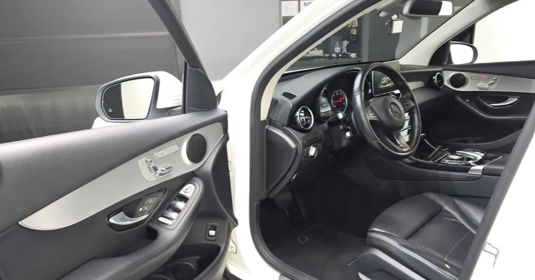 Mercedes-Benz GLC 220 * АвтоКредит* (ЦЕНА ДО БГ), снимка 8 - Автомобили и джипове - 55485966