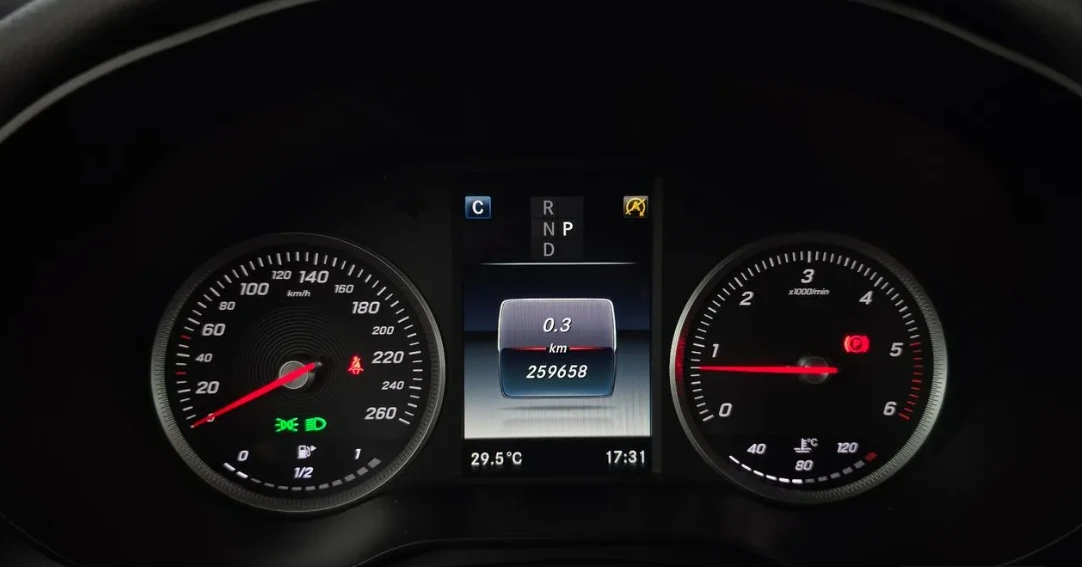 Mercedes-Benz GLC 220 * АвтоКредит* (ЦЕНА ДО БГ), снимка 7 - Автомобили и джипове - 55485966