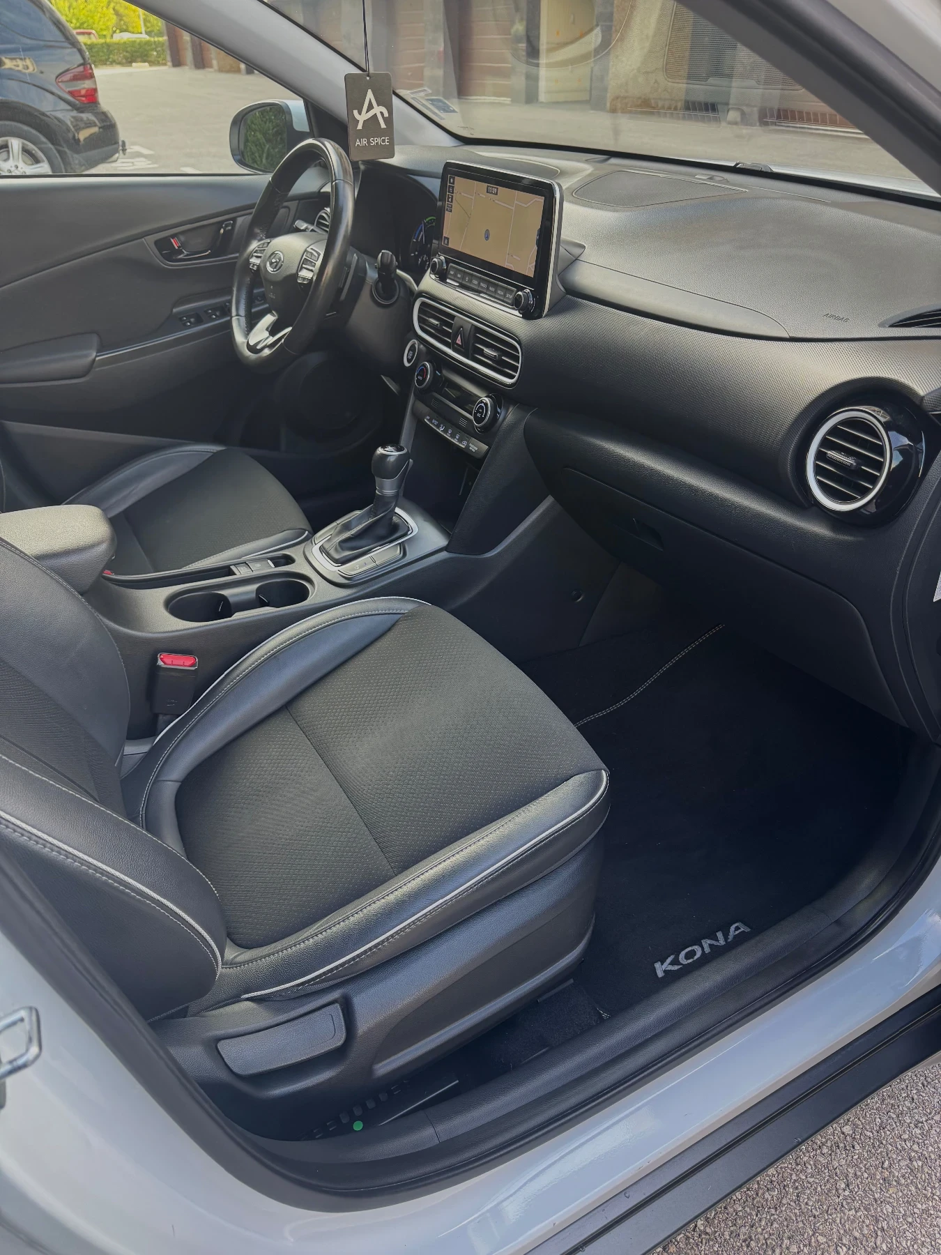 Hyundai Kona  1.6 GDI HEV, снимка 11 - Автомобили и джипове - 56728593