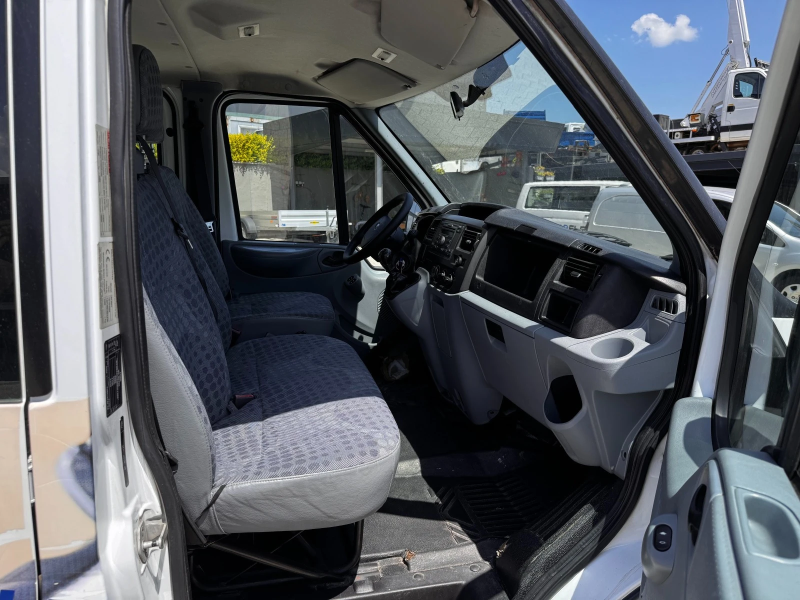 Ford Transit 2.4TDCI до 3, 5т. 6-местен - изображение 8