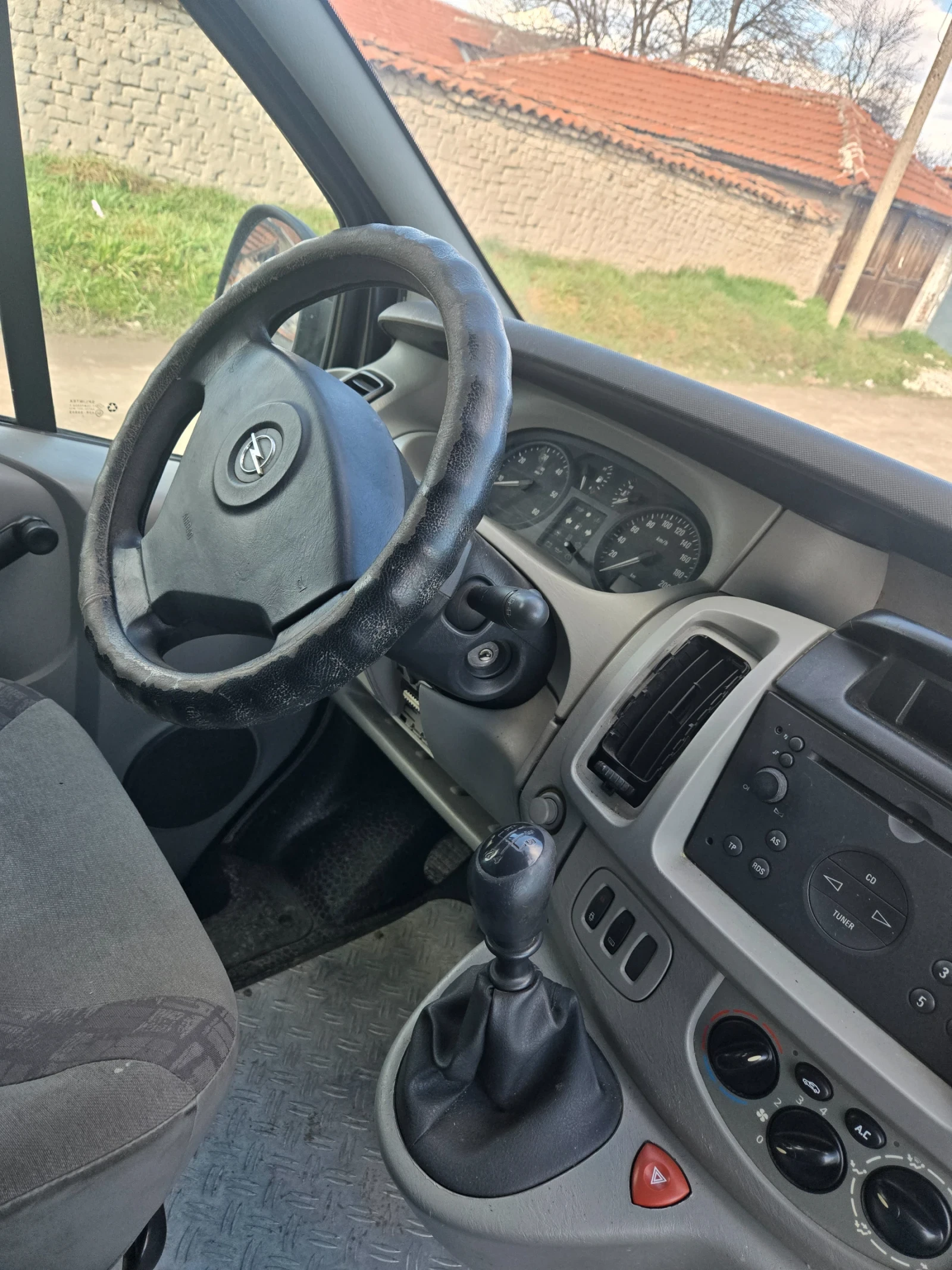 Opel Vivaro 1, 9тди 110 коня климатик 9 места изплащане от ТБИ - изображение 5