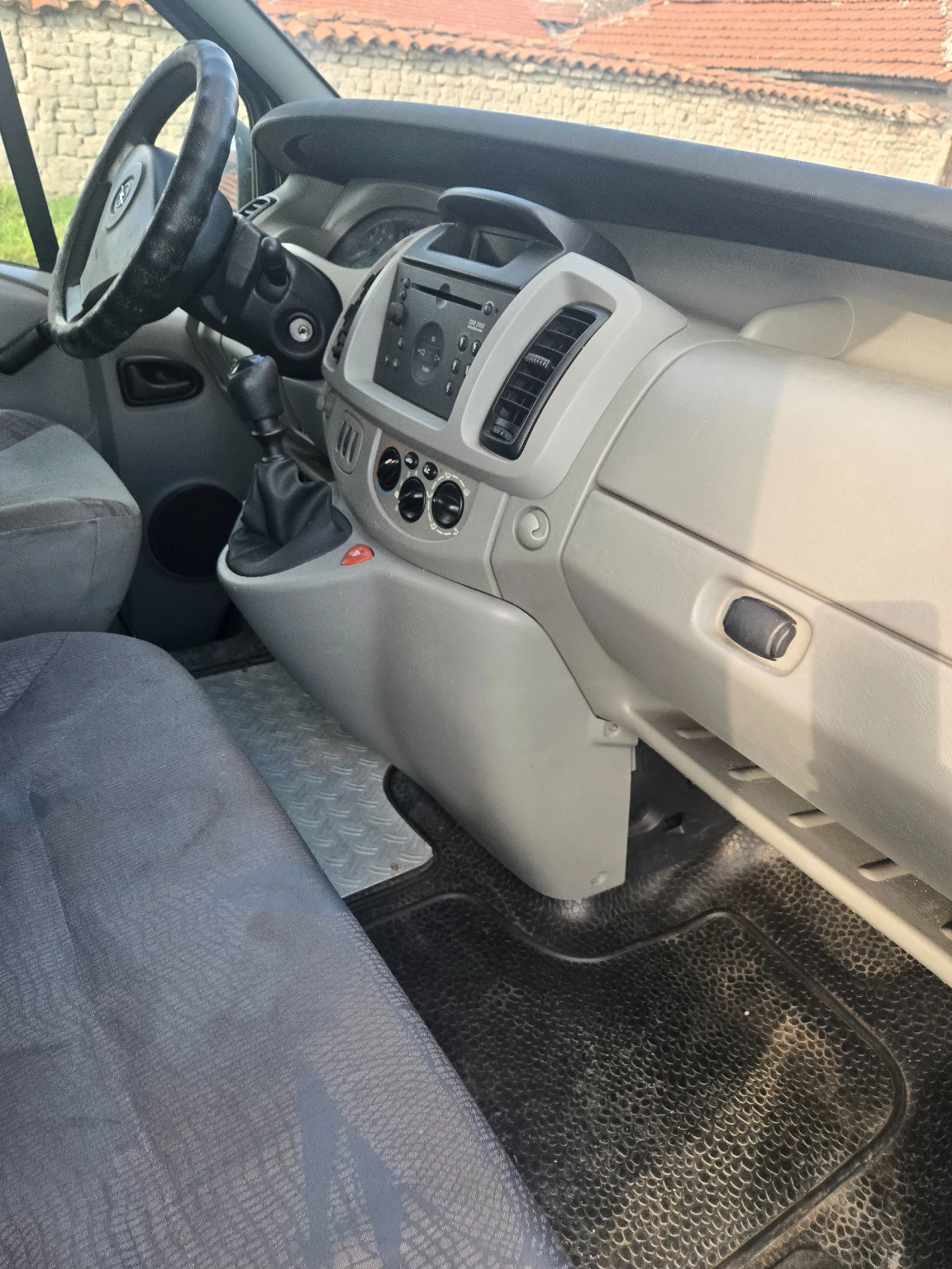 Opel Vivaro 1, 9тди 110 коня климатик 9 места изплащане от ТБИ - изображение 2