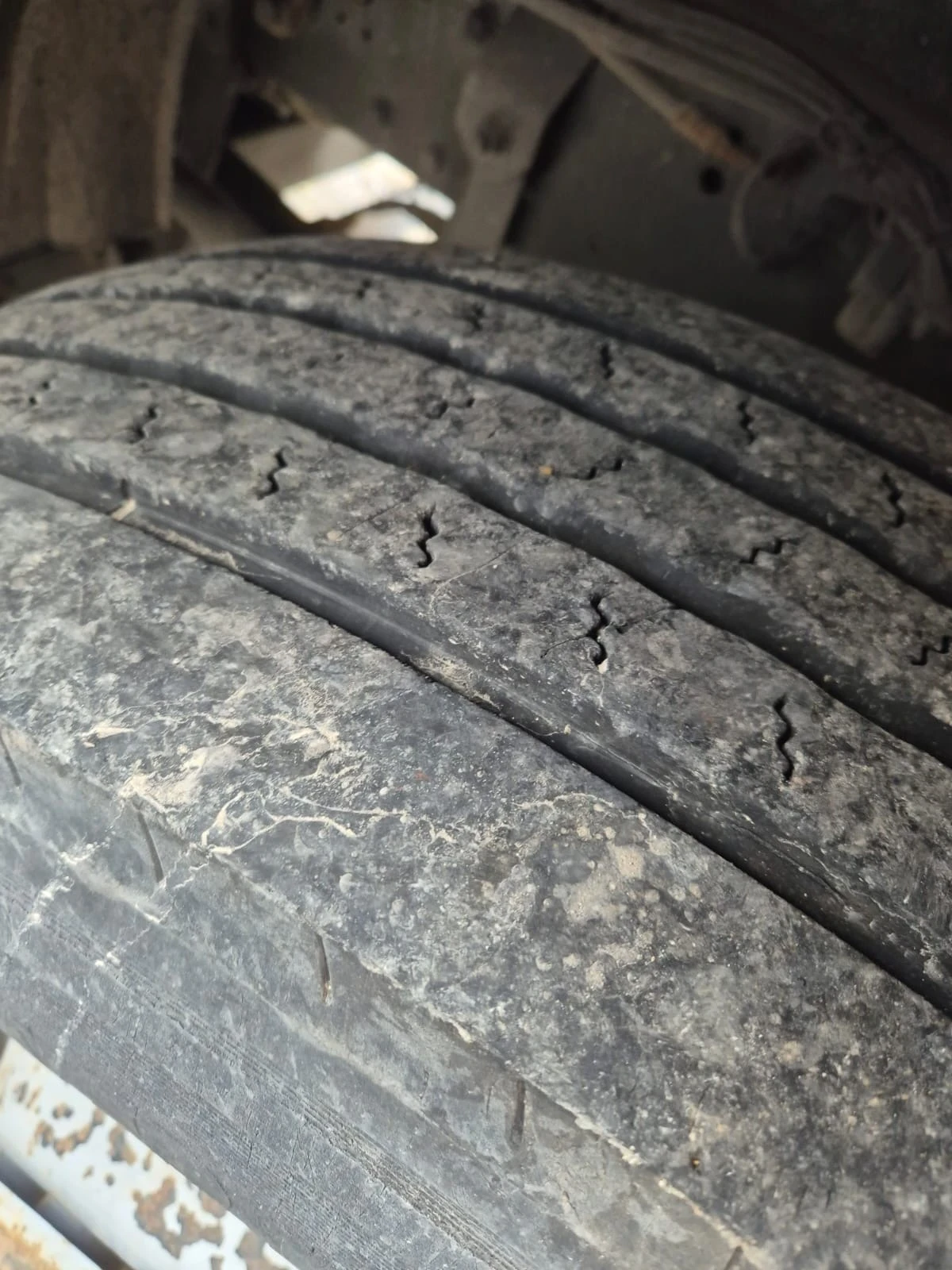 Daf CF 75.250* Тристранен самосвал* Hiab111* Климатик, снимка 15 - Камиони - 54051160