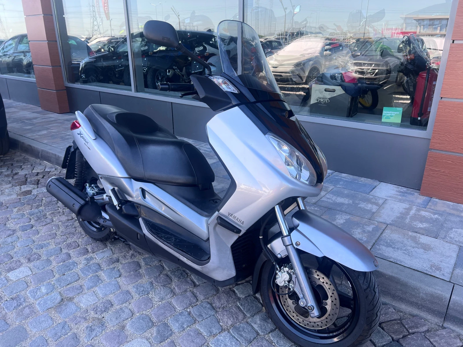 Yamaha X-max 250 - изображение 2
