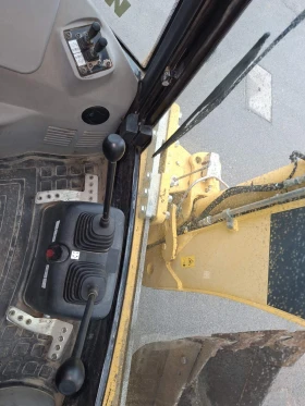 Багер Komatsu WB93 R, снимка 13