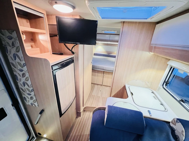 Кемпер SUNLIGHT 68, снимка 8 - Каравани и кемпери - 52619034