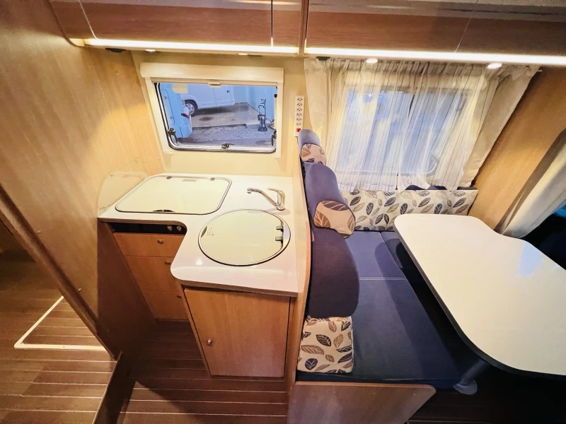 Кемпер SUNLIGHT 68, снимка 7 - Каравани и кемпери - 52619034