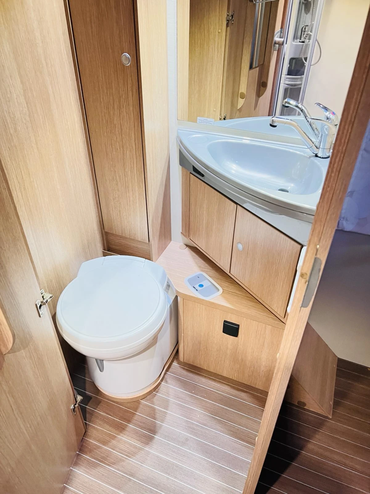  SUNLIGHT 68 | Mobile.bg   11