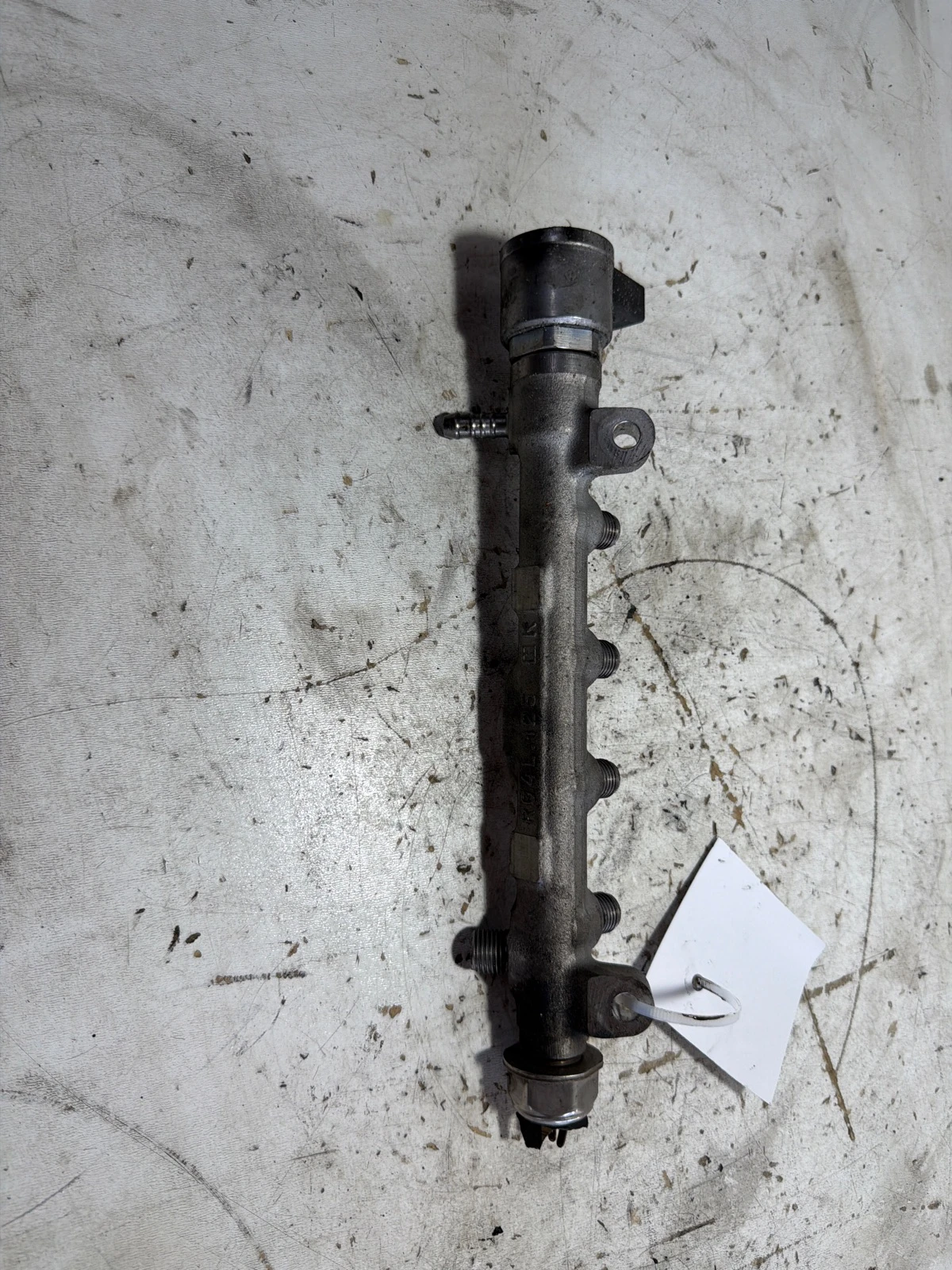 горивна рейка 04L125 04L089G 04L130764C Ауди А4 2.0 TDI