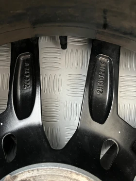 Гуми с джанти Goodyear 255/40R19, снимка 16