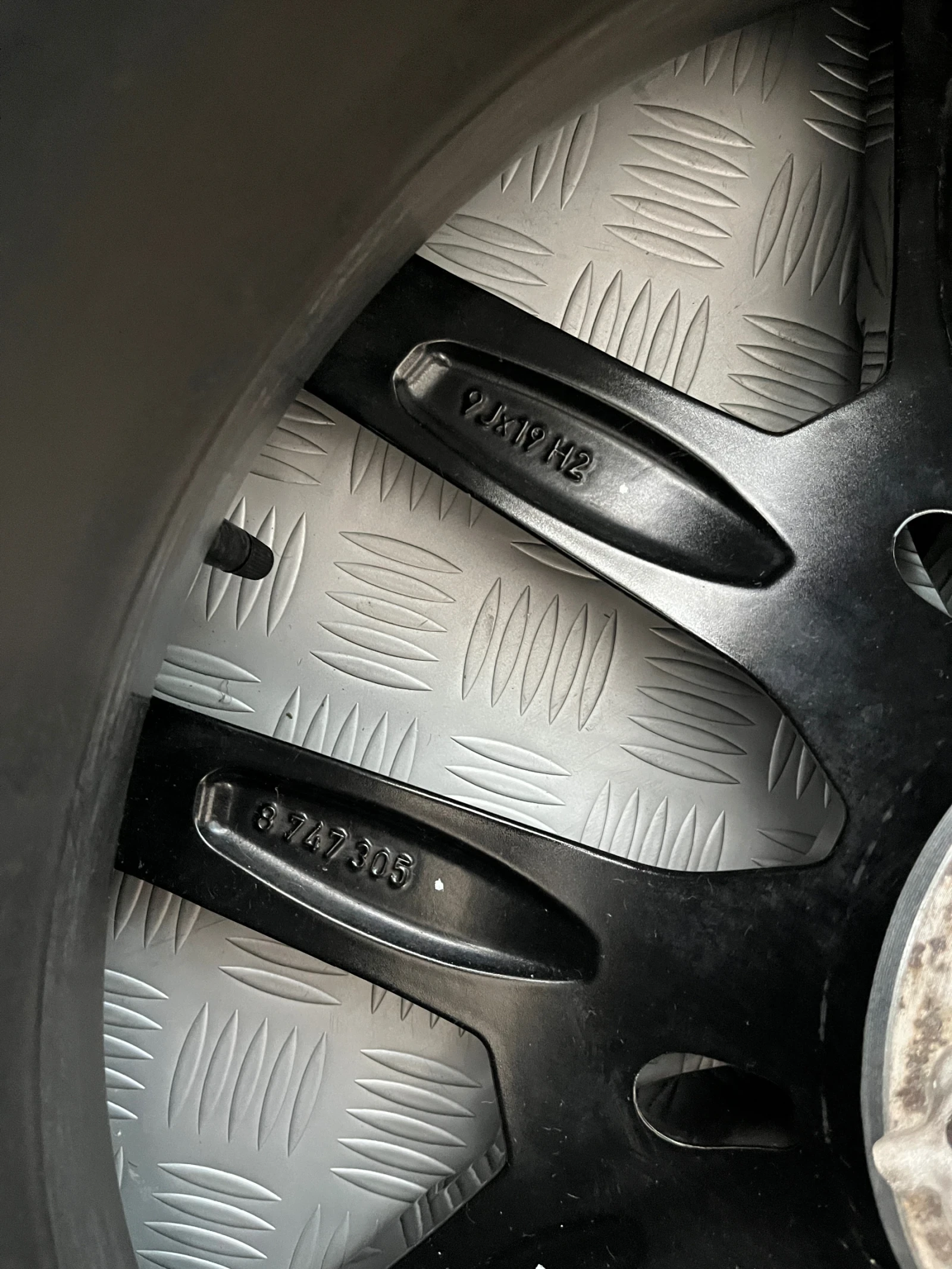 Гуми с джанти Goodyear 255/40R19, снимка 11 - Гуми и джанти - 54754555