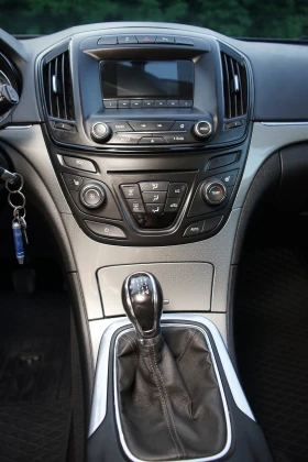 Opel Insignia 1.6 CDTI НАПЪЛНО ОБСЛУЖЕНА, снимка 8