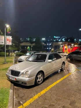  Mercedes-Benz E 320