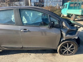 Toyota Yaris 1.5i Hybrid На части, снимка 17