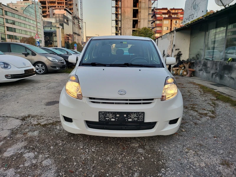 Daihatsu Sirion 1.3I 16v AWD 4x4, снимка 2 - Автомобили и джипове - 47699637