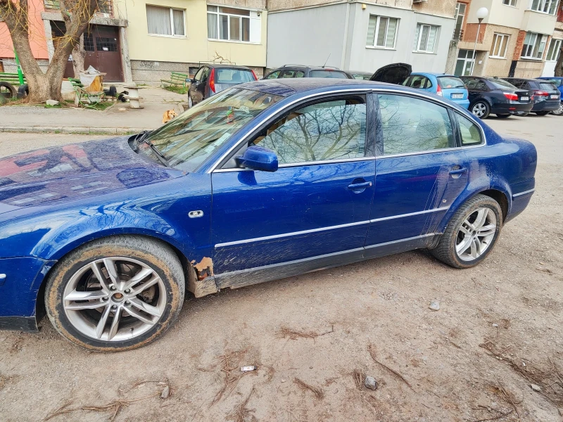 VW Passat, снимка 5 - Автомобили и джипове - 49504003