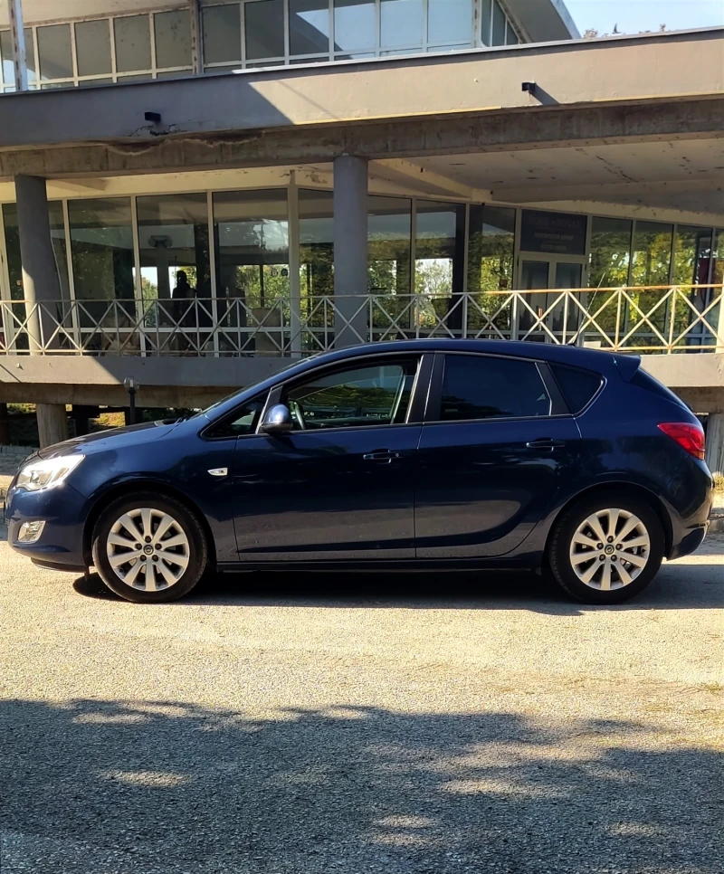 Opel Astra, снимка 5 - Автомобили и джипове - 52542338