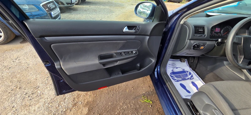 VW Jetta 1.6 СТАРИЯ МОТОР, снимка 8 - Автомобили и джипове - 51269760