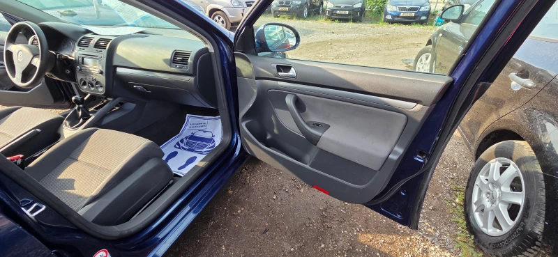 VW Jetta 1.6 СТАРИЯ МОТОР, снимка 11 - Автомобили и джипове - 51269760