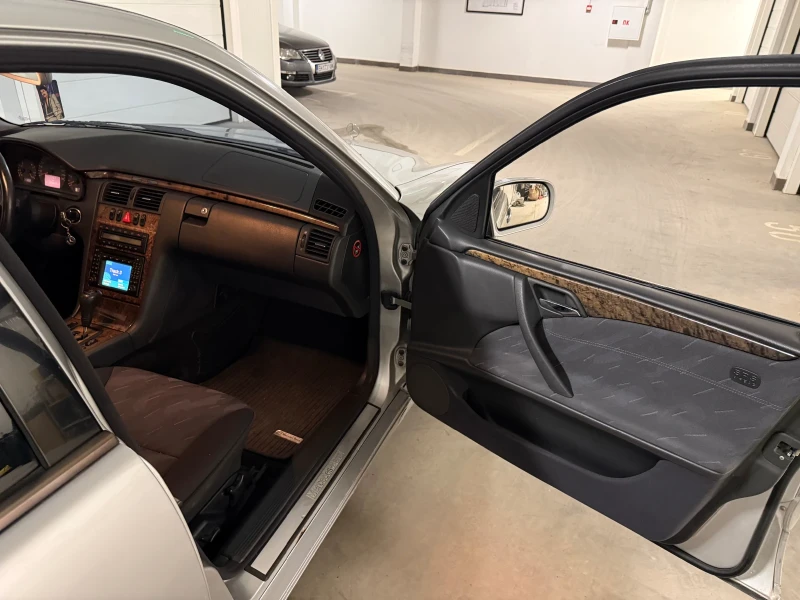 Mercedes-Benz E 320 2000 E320 CDI Avantgarde, снимка 7 - Автомобили и джипове - 51949367