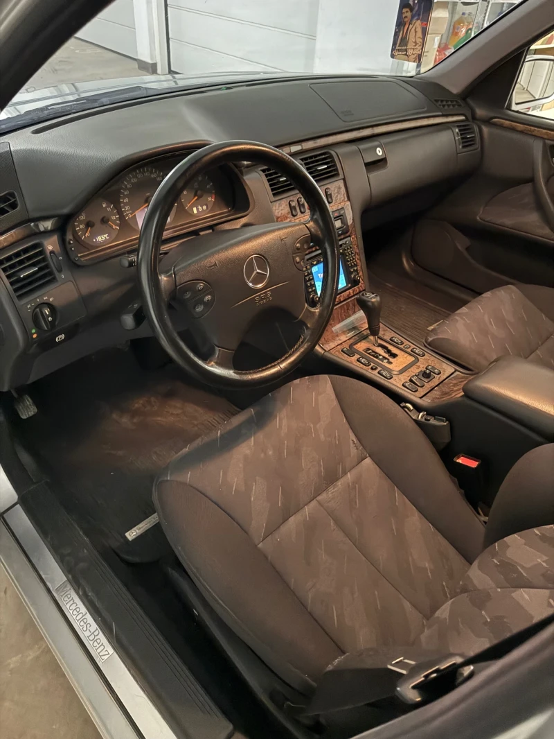 Mercedes-Benz E 320 2000 E320 CDI Avantgarde, снимка 3 - Автомобили и джипове - 51949367
