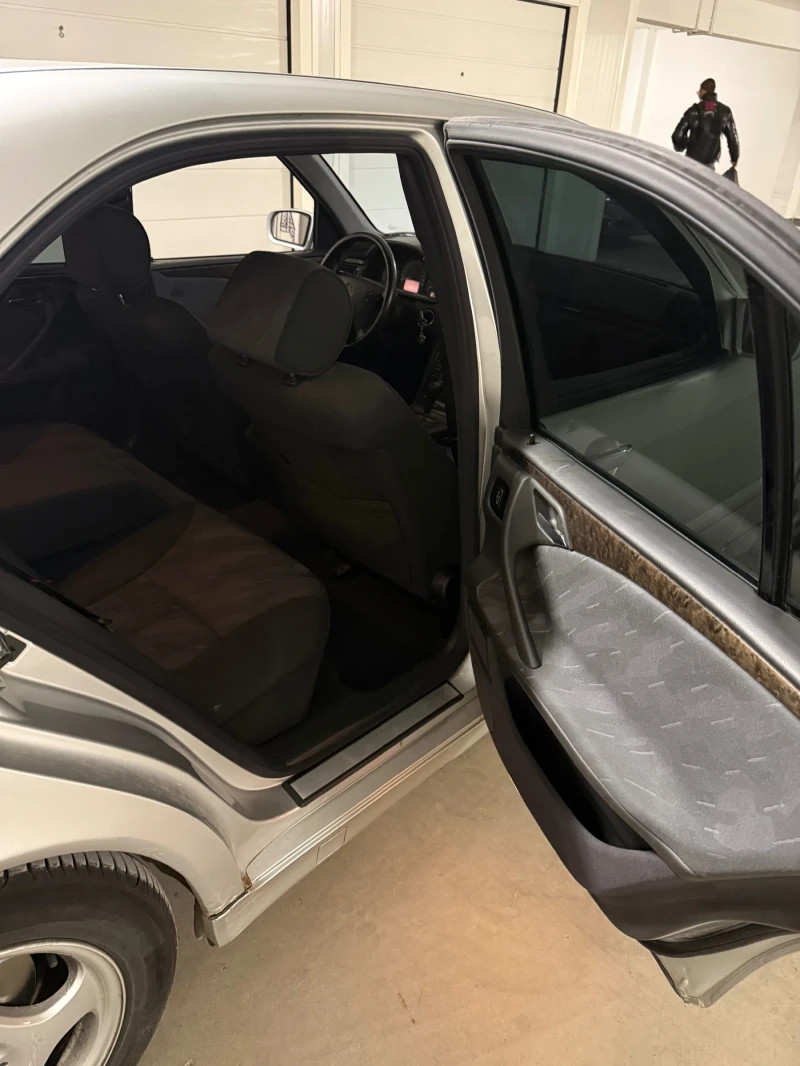 Mercedes-Benz E 320 2000 E320 CDI Avantgarde, снимка 4 - Автомобили и джипове - 51949367