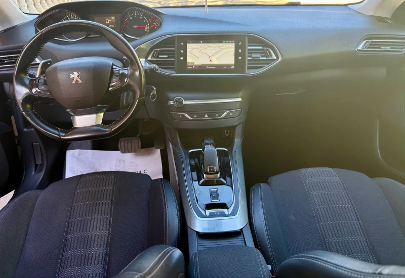 Peugeot 308  EAT8 FACELIFT , снимка 8 - Автомобили и джипове - 52177537