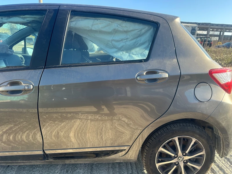 Toyota Yaris 1.5i Hybrid На части, снимка 15 - Автомобили и джипове - 52863107