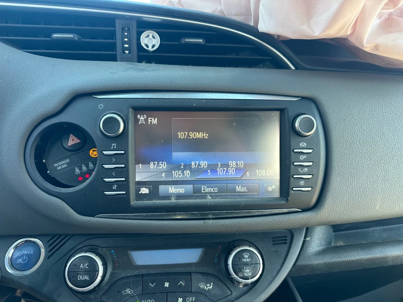 Toyota Yaris 1.5i Hybrid На части, снимка 6 - Автомобили и джипове - 52863107